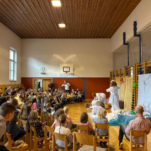 KINDERTHEATER 