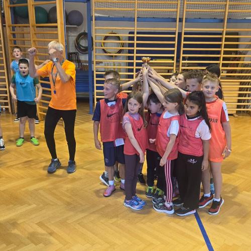 Fußball-Abschlussturnier