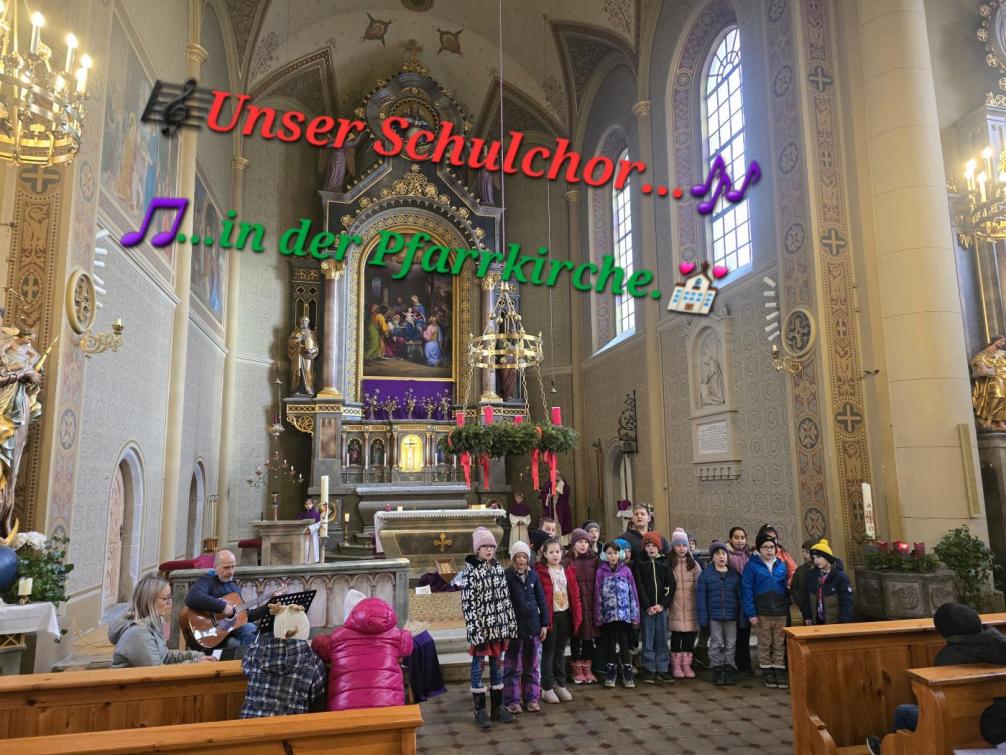 Unser Schulchor bei der Vorweihnachtsmesse