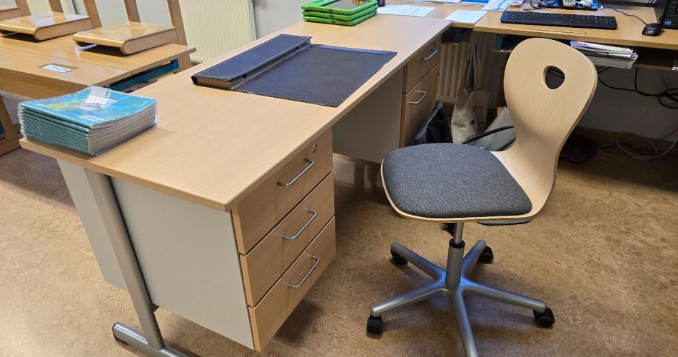 Neue Lehrerpulte